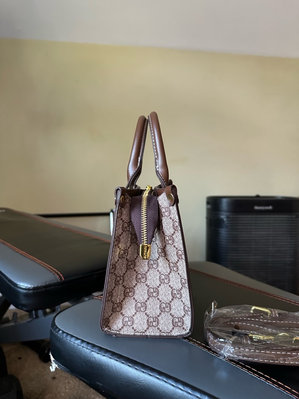 Women’s Brown Classic Monogram Small Satchel Bag New with Tag - Picture 5 of 7